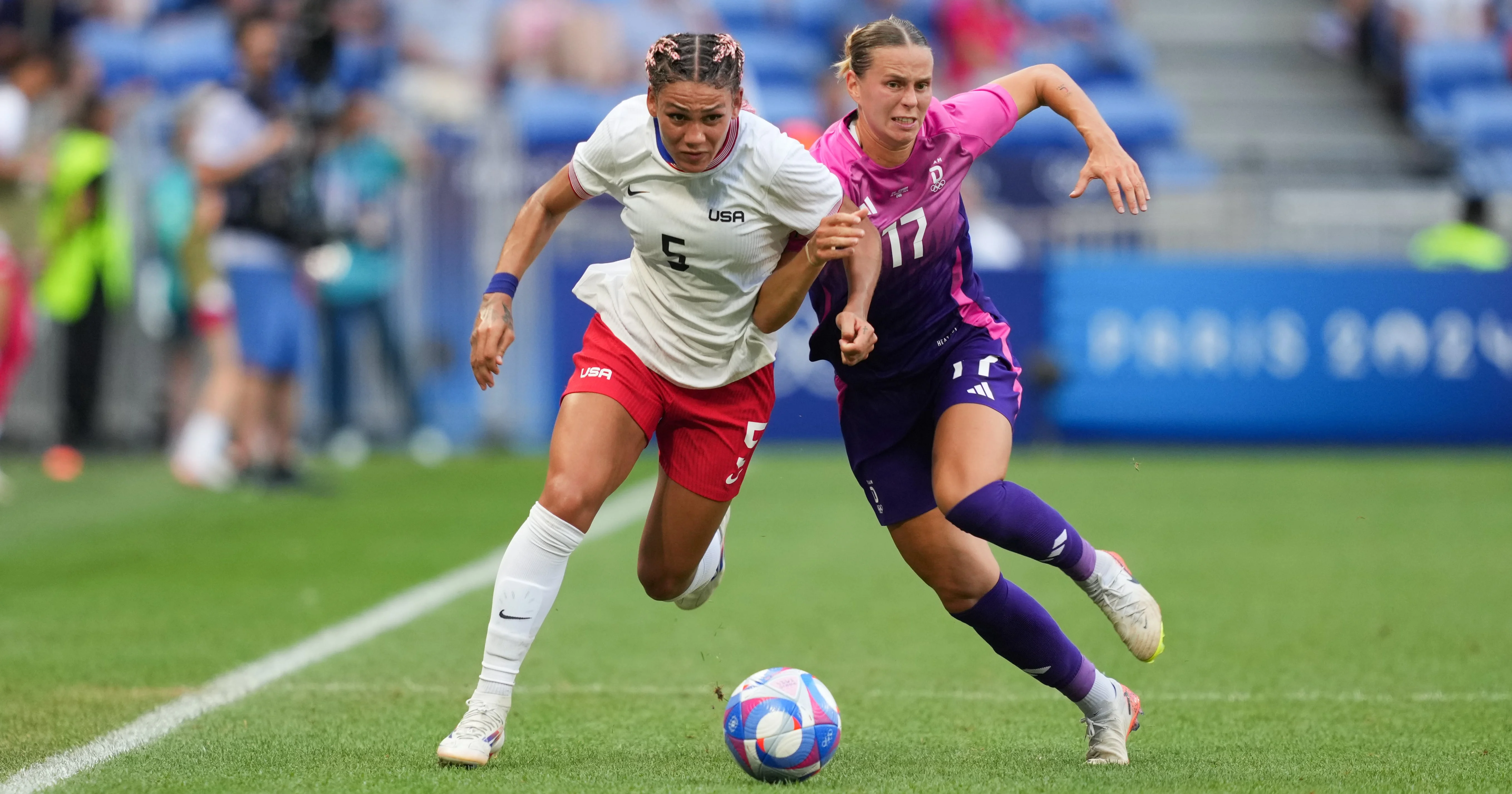 足球比赛精彩瞬间